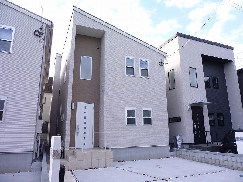 Local appearance photo. Local (12 May 2013) Shooting