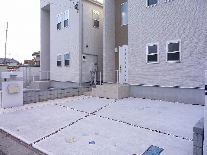 Parking lot. Local (12 May 2013) Shooting