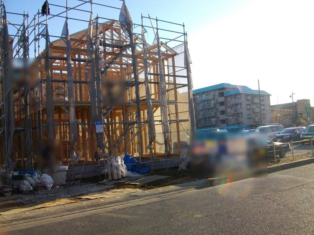 Local photos, including front road. Local (12 May 2013) Shooting