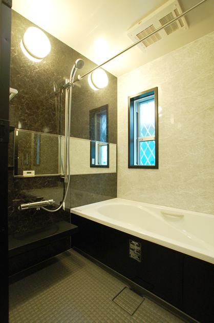 Same specifications photo (bathroom). Please heal the fatigue of adoption one day the artificial marble clean bathtub in the bathroom of 1 pyeong size. Of course showers are comfortable specification with a massage function and mist function. Also to the ease of cleaning were friendly.