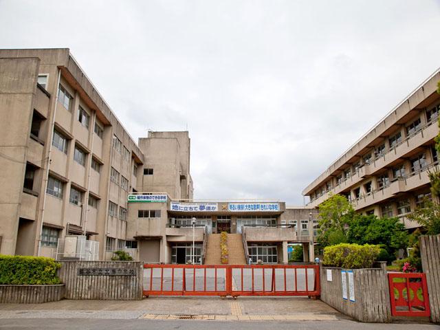 Junior high school. Hokuyo 1600m until junior high school