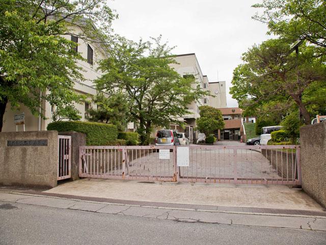 Primary school. Koshigaya Municipal Yasaka Elementary School