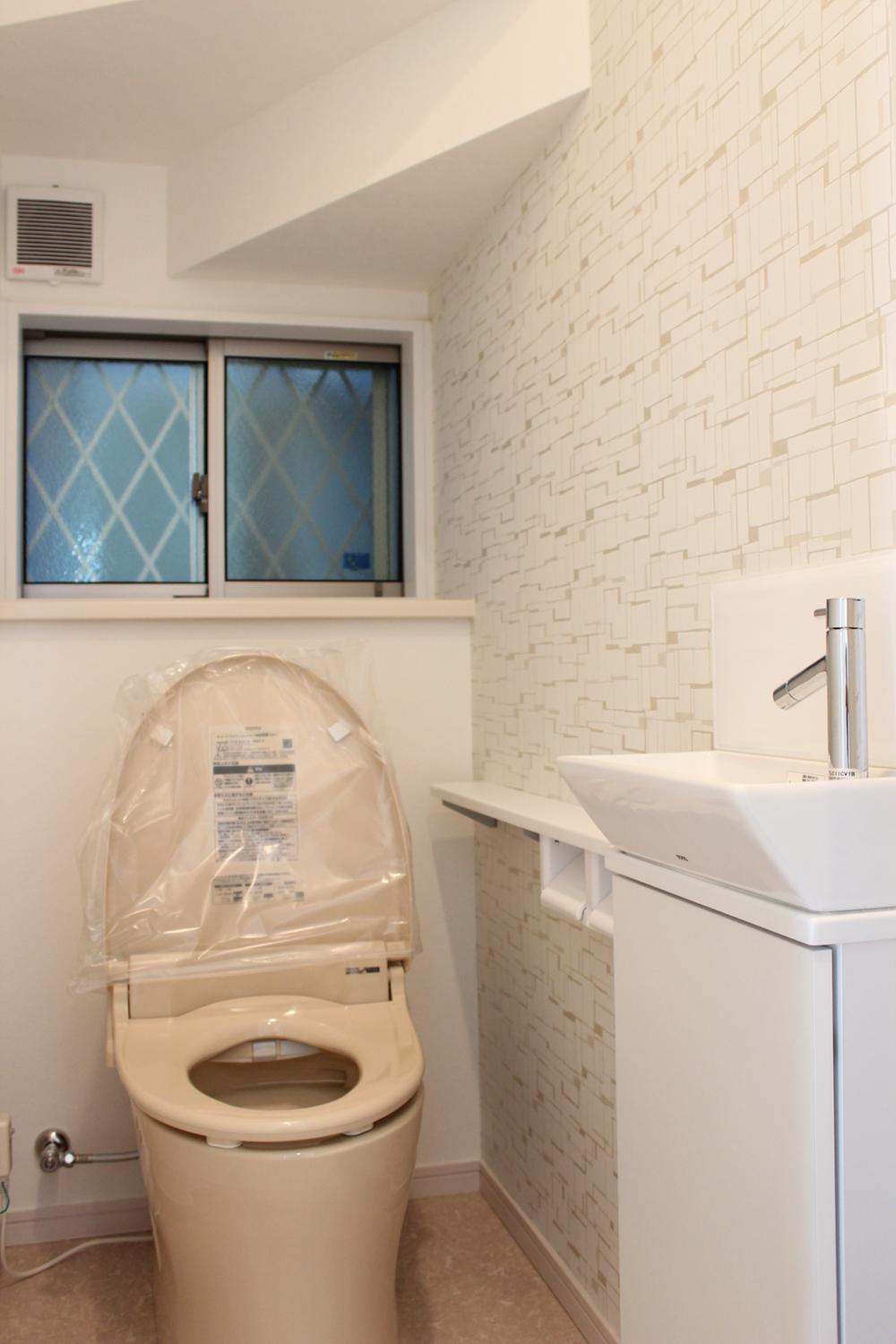 Other. Toilet with hand washing