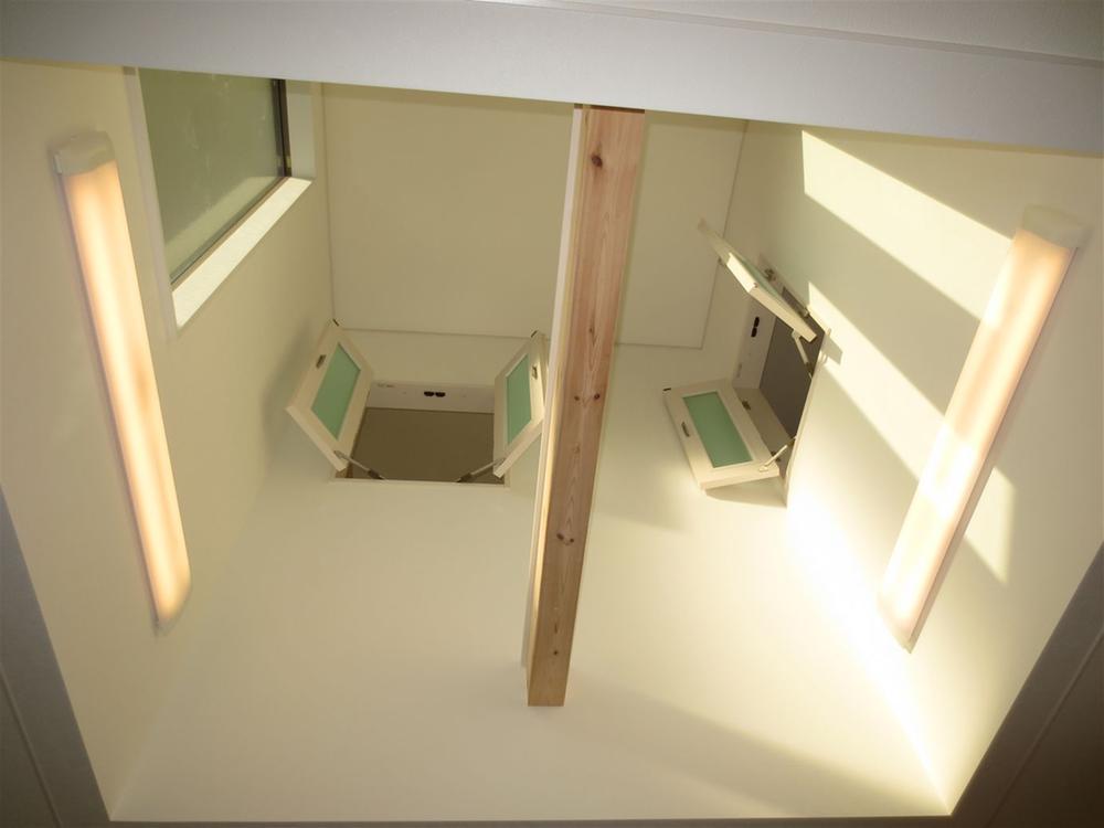 Other. Atrium incorporating the light