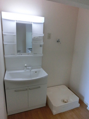 Washroom. ☆ Shampoo dresser newly established ☆