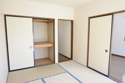 Living and room.  ※ The photograph is another room