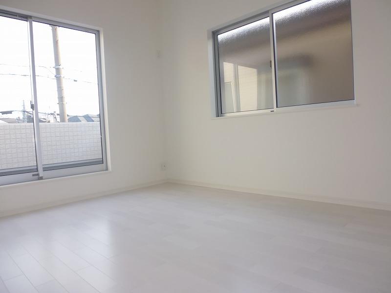 Non-living room. Indoor (12 May 2013) Shooting