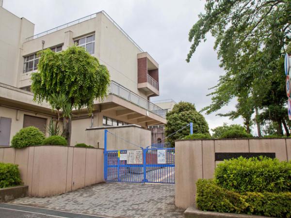 Primary school. 432m to Koshigaya City Osawa North Elementary School (elementary school)