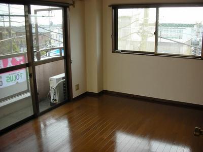 Living and room. ☆ Corner room ☆