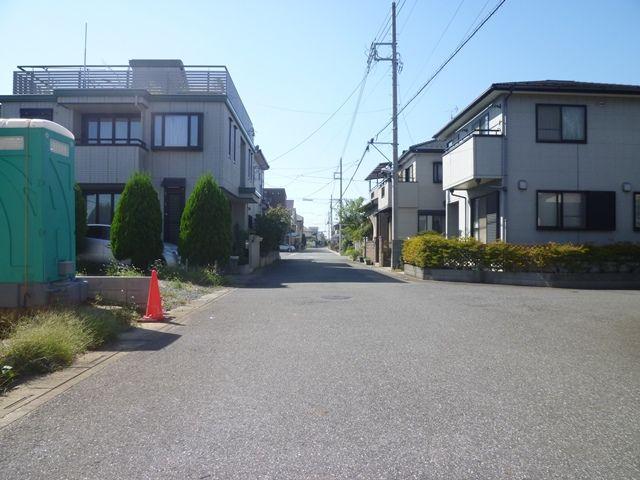 Other local. Wide front road