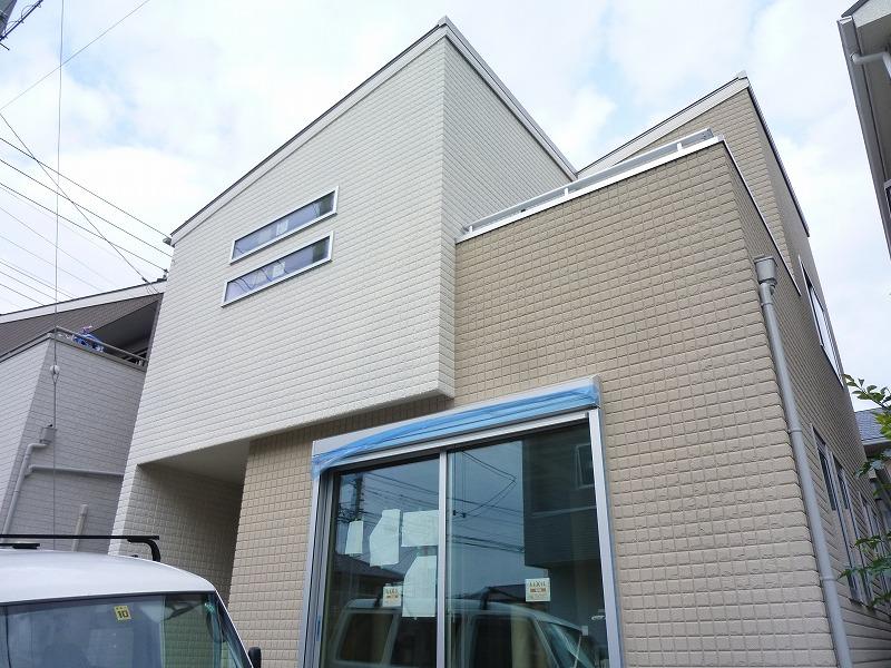 Local appearance photo. Local (12 May 2013) Shooting