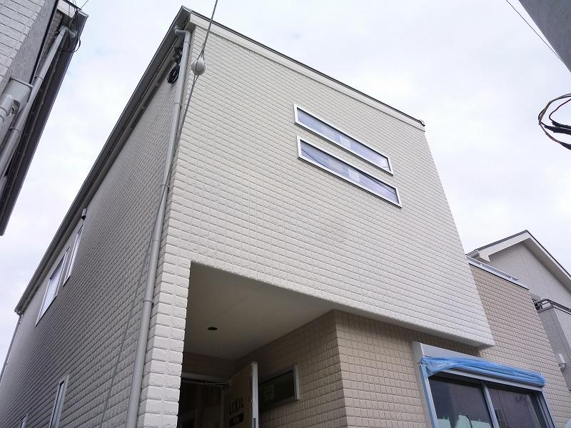 Local appearance photo. Local (12 May 2013) Shooting