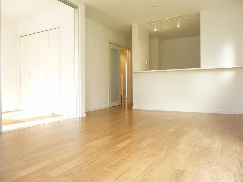 Same specifications photos (living). Same specifications