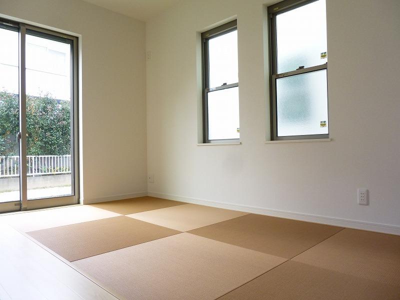 Same specifications photos (Other introspection). Same specifications