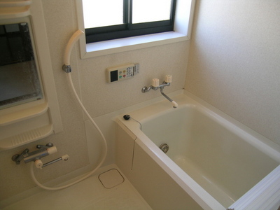 Bath. ☆ Is easy ventilation in the bathroom of the window with ☆