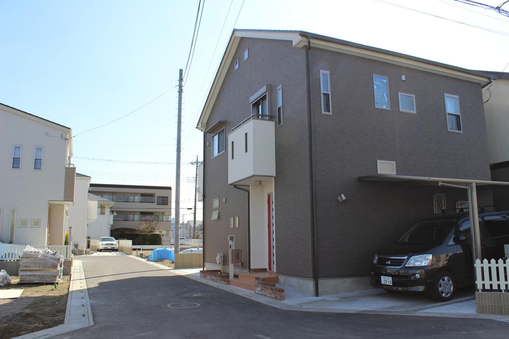 Local photos, including front road. Local (February 2013) Shooting