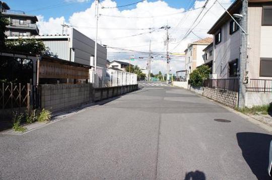 Local photos, including front road. Frontal road