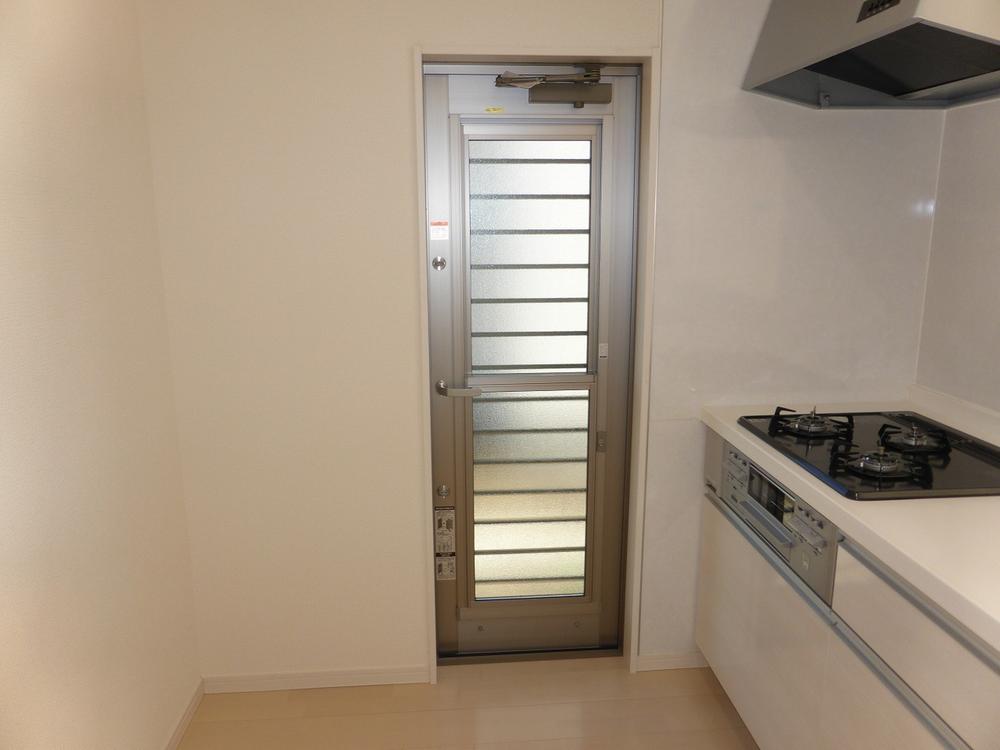 Kitchen. Example of construction. Also it comes with a convenient back door