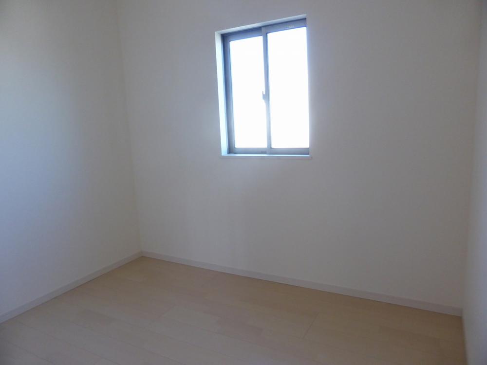 Receipt. Walk-in closet that can be stored securely. 