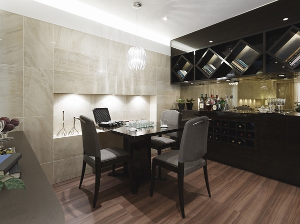 Enjoy family and friends game, Such as use as a hobby space, Tsukaimichi also various playroom. Because there is also a counter and storage shelves, Such as night turns to a stylish bar corner, It has become a happy plus alpha space