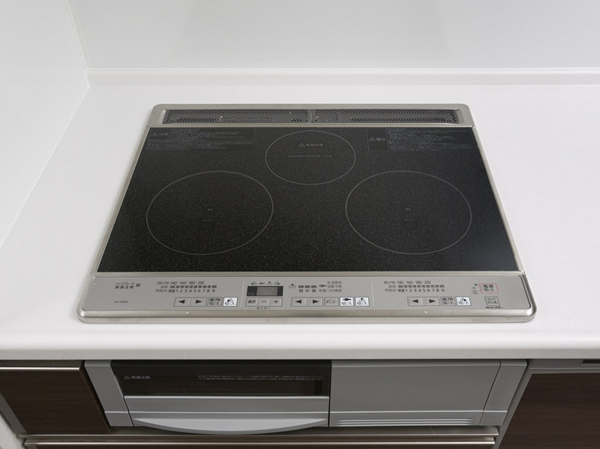Kitchen.  [IH cooking heater] Strongly to dirt, Also adopted a simple IH cooking heater care. Less anxiety of gas leak, Air has become friendly to the environment with clean for updraft is less.