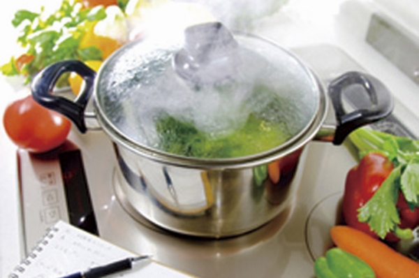 Strong firepower, Boil, such as also immediately hot water IH cooking heater. Because it does not want or dirty air is hot to the split, Cooking is also comfortable. In addition, in order to use the cheaper nighttime electricity, It has also become a popular cause economic thing