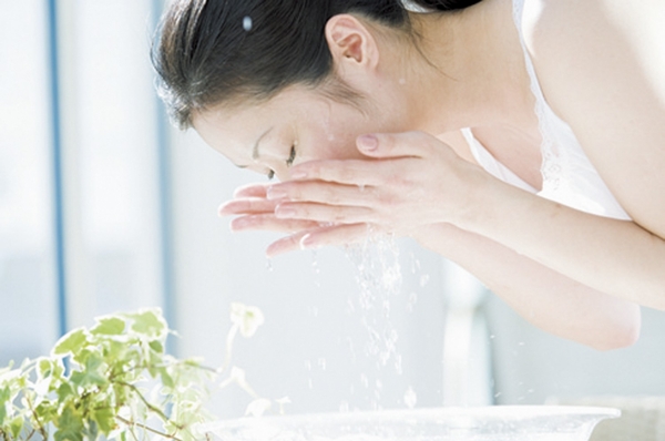 The whole house of water to Kiyoshikatsu water "water of Takara" Takara Leben original popular products. In addition to the bath fine bubble bath ・ Washing ・ Also adopted "micro bubble bath of Takara" to enhance the healing effect (comfortable cleansing landscape photographs using Kiyoshikatsu water / image)