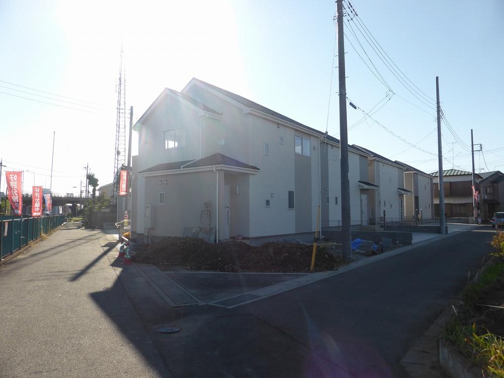 Local photos, including front road. 2013.10.29 shooting. Local front road