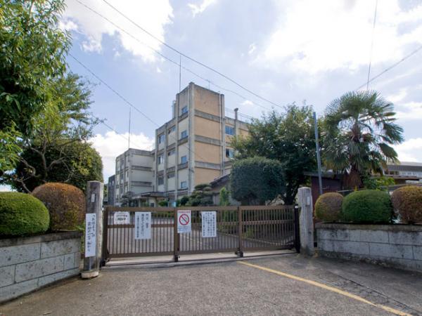 Primary school. 900m elementary school to elementary school