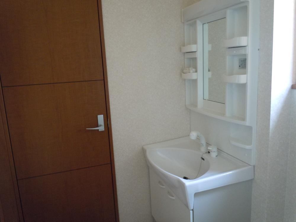 Wash basin, toilet. Same specifications basin