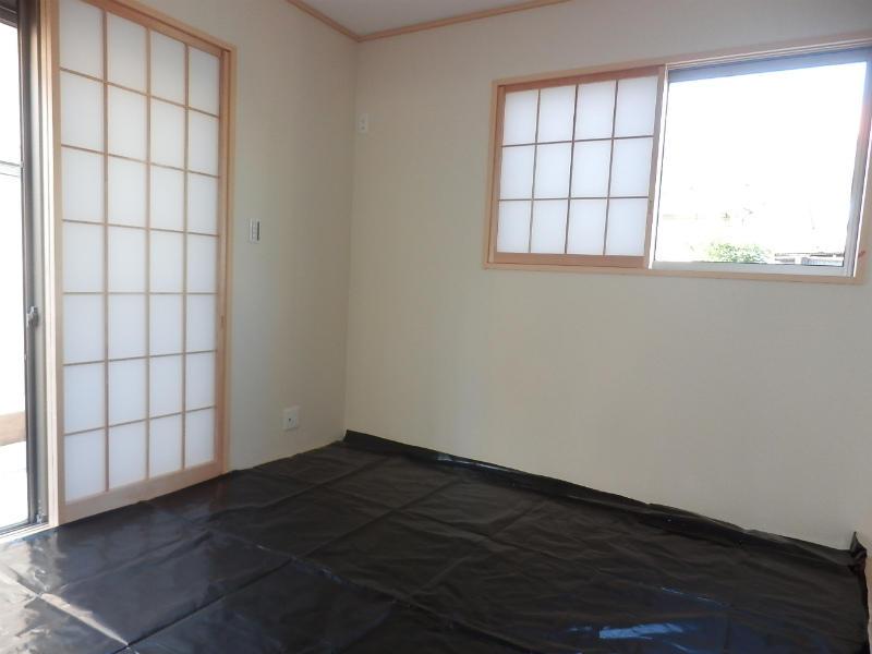 Non-living room. Black sheet is sunscreen