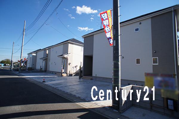 Local photos, including front road. 11 / 12 shooting