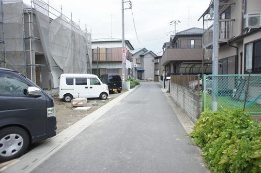 Local photos, including front road. Frontal road