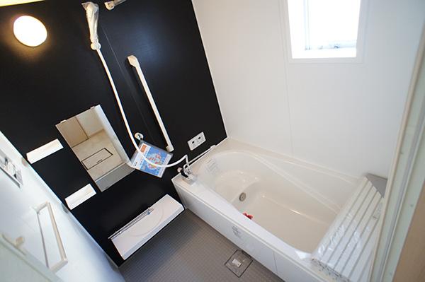 Bathroom. Indoor (11 May 2013) Shooting 7 Building