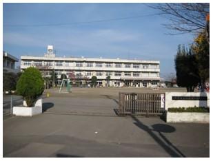 Primary school. Kuki Tatsue surface 1600m to the first elementary school
