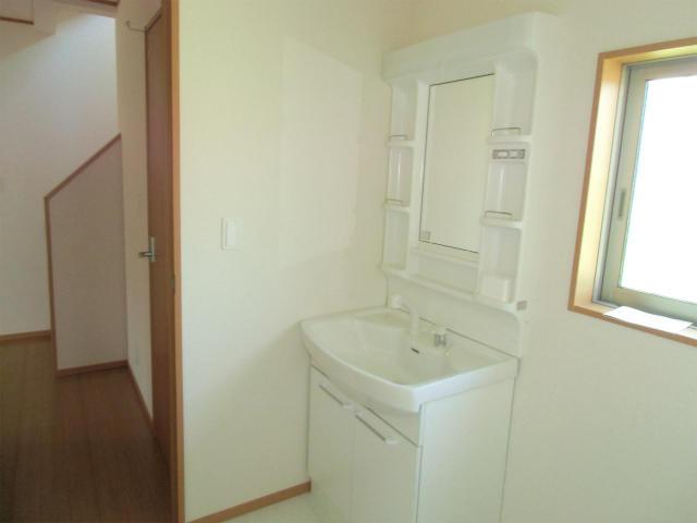 Wash basin, toilet. 2013.9 May shooting