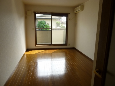 Living and room. Western-style 8.5 Pledge