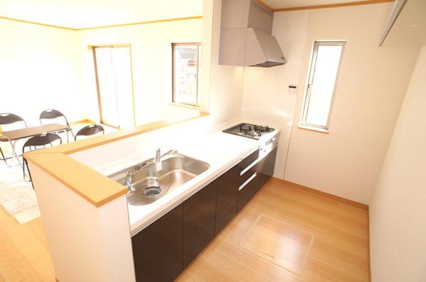 Kitchen. Indoor (11 May 2013) Shooting A Building