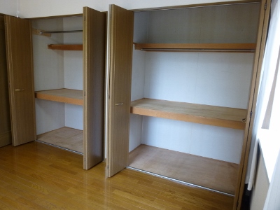 Receipt. Plenty of closet