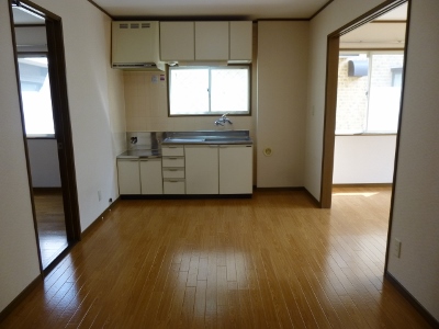 Living and room. LDK13.5 Pledge