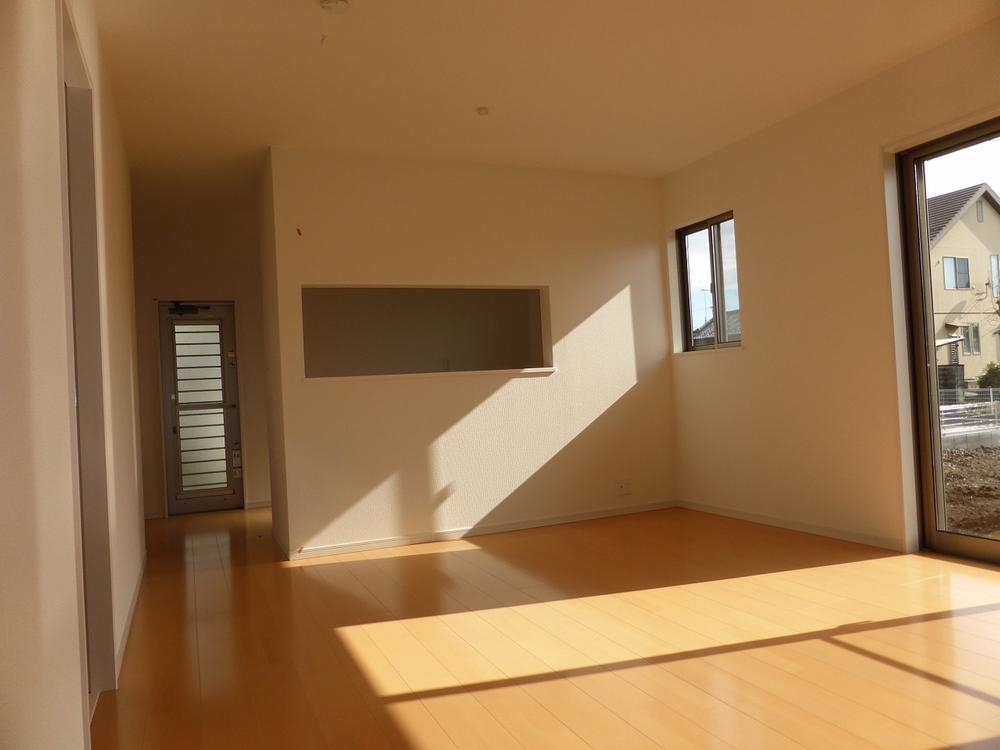 Living. LDK16 quires more.