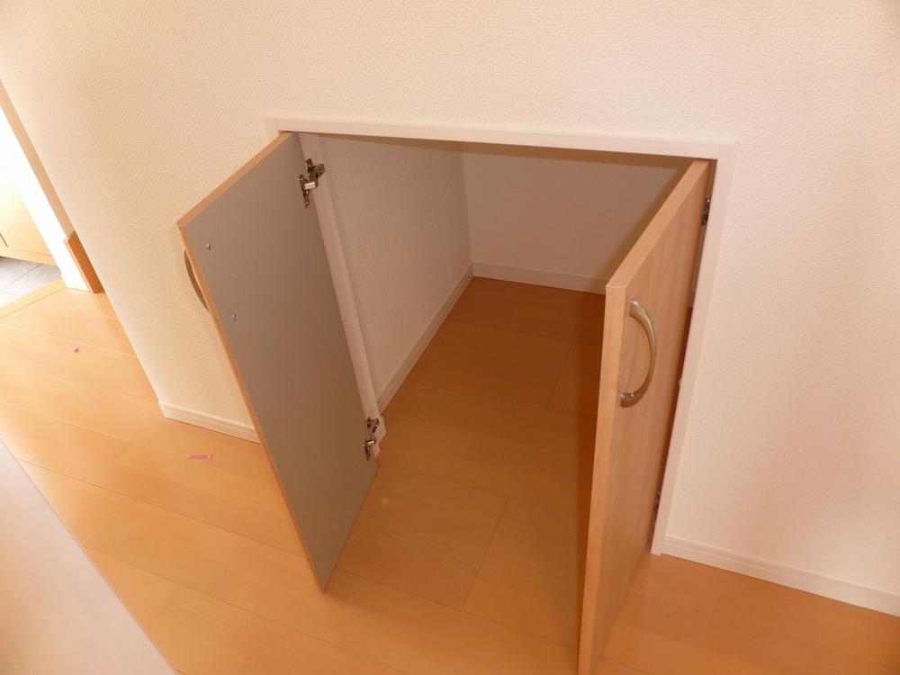 Receipt. Stairs under storage