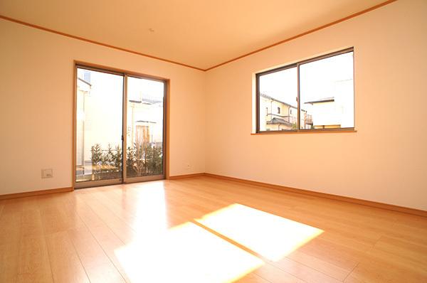 Non-living room. F Building Thermal insulation properties We are using a pair of glass excellent in sound insulation. 