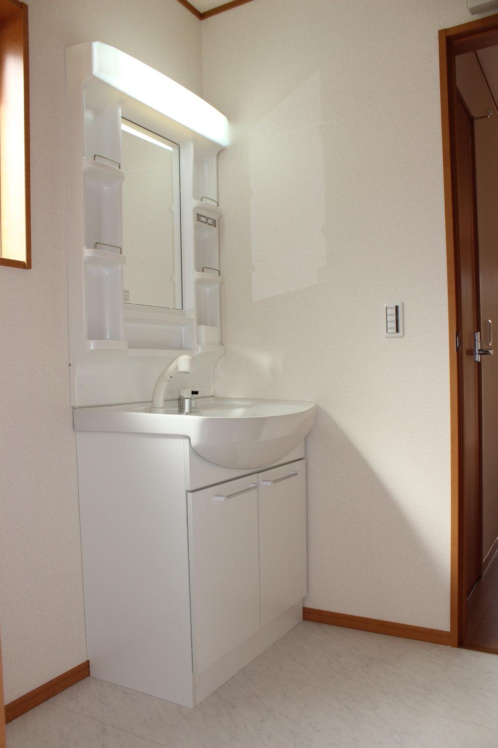 Same specifications photos (Other introspection). Vanity of the same specification