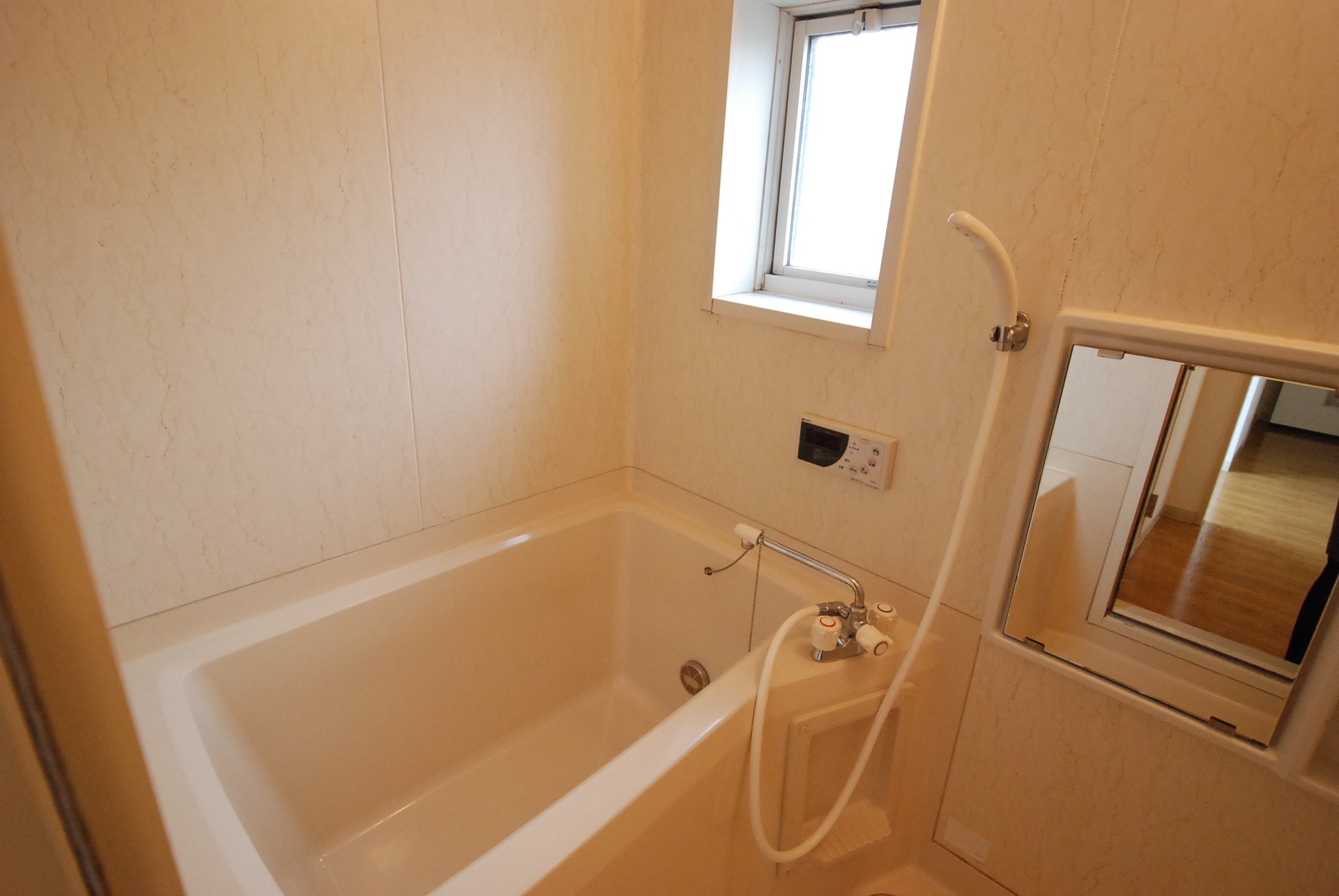 Bath. Material ・ Please check local, such as color (current state priority)