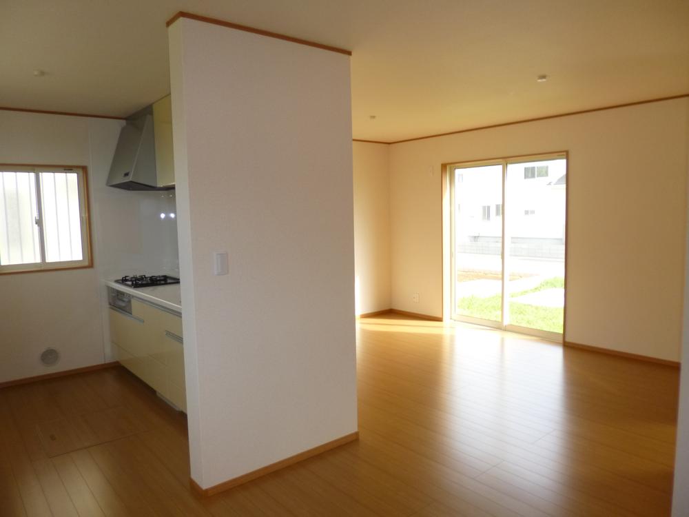 Same specifications photos (living). Example of construction