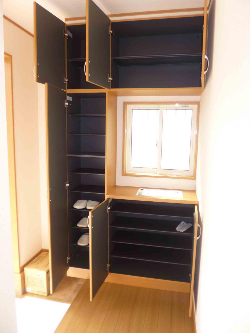 Entrance. Example of construction.