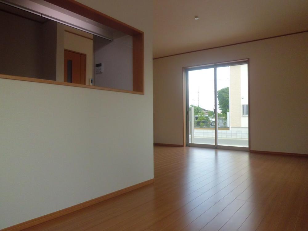 Living. Local (11 May 2013) Shooting