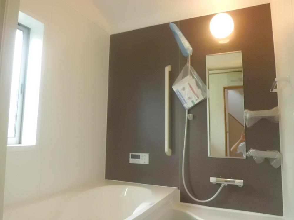 Bathroom. Local (11 May 2013) Shooting