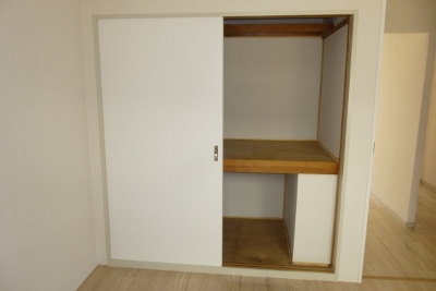 Receipt. Plenty of storage, There are two places storage